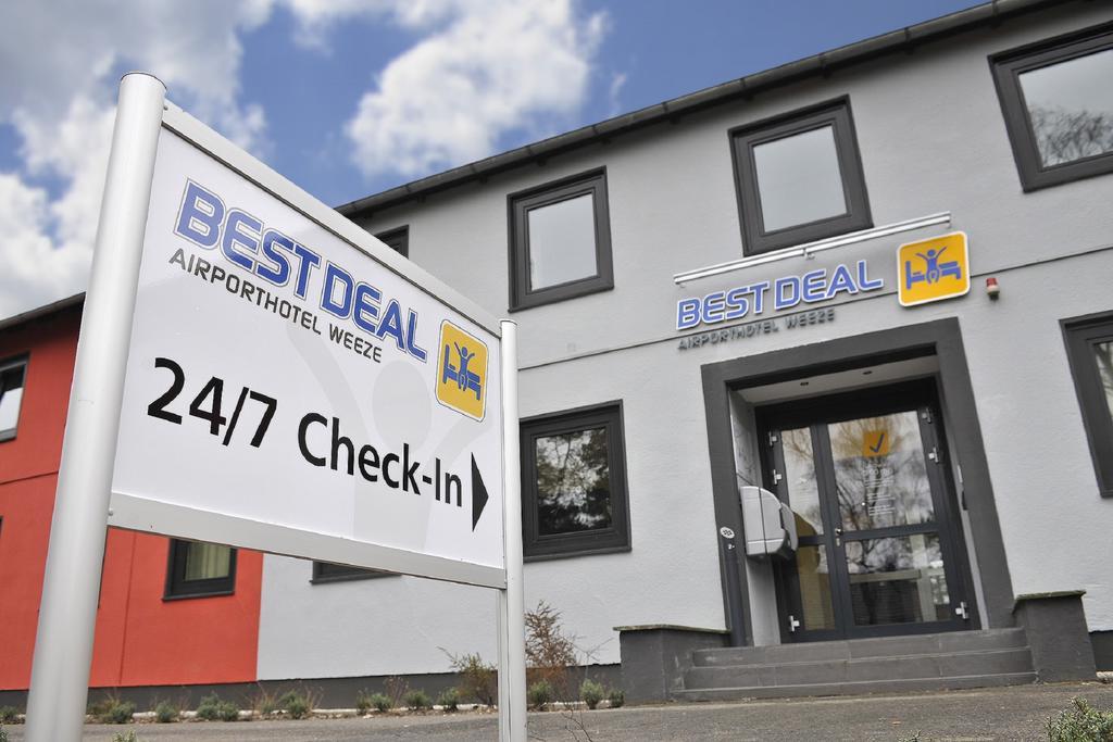 Best Deal Airporthotel Weeze Exterior foto