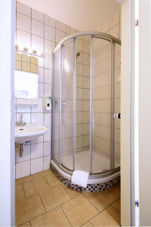 Best Deal Airporthotel Weeze Exterior foto